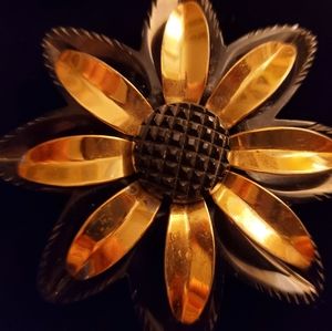 Early Carved Plastic and Brass Daisy Brooch